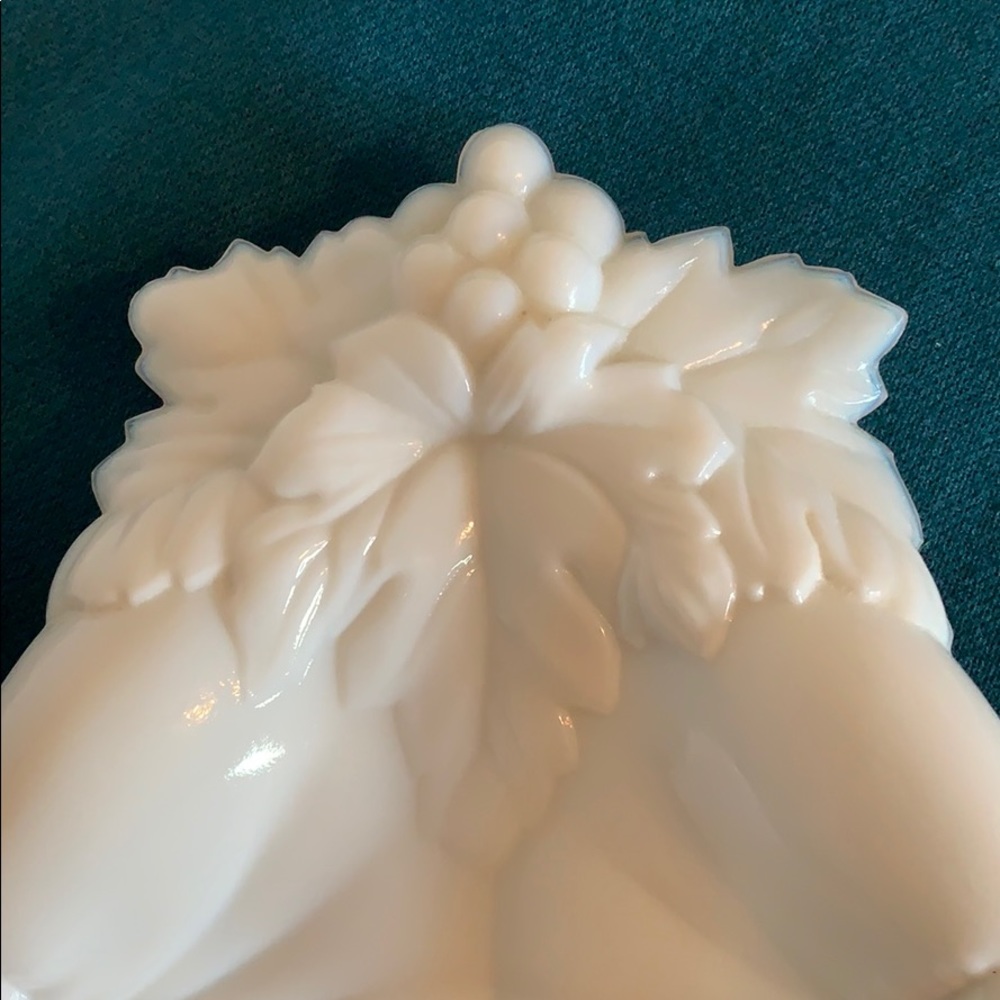 Vintage Westmoreland Open Hands & Grapes Dish - Picture 5 of 7